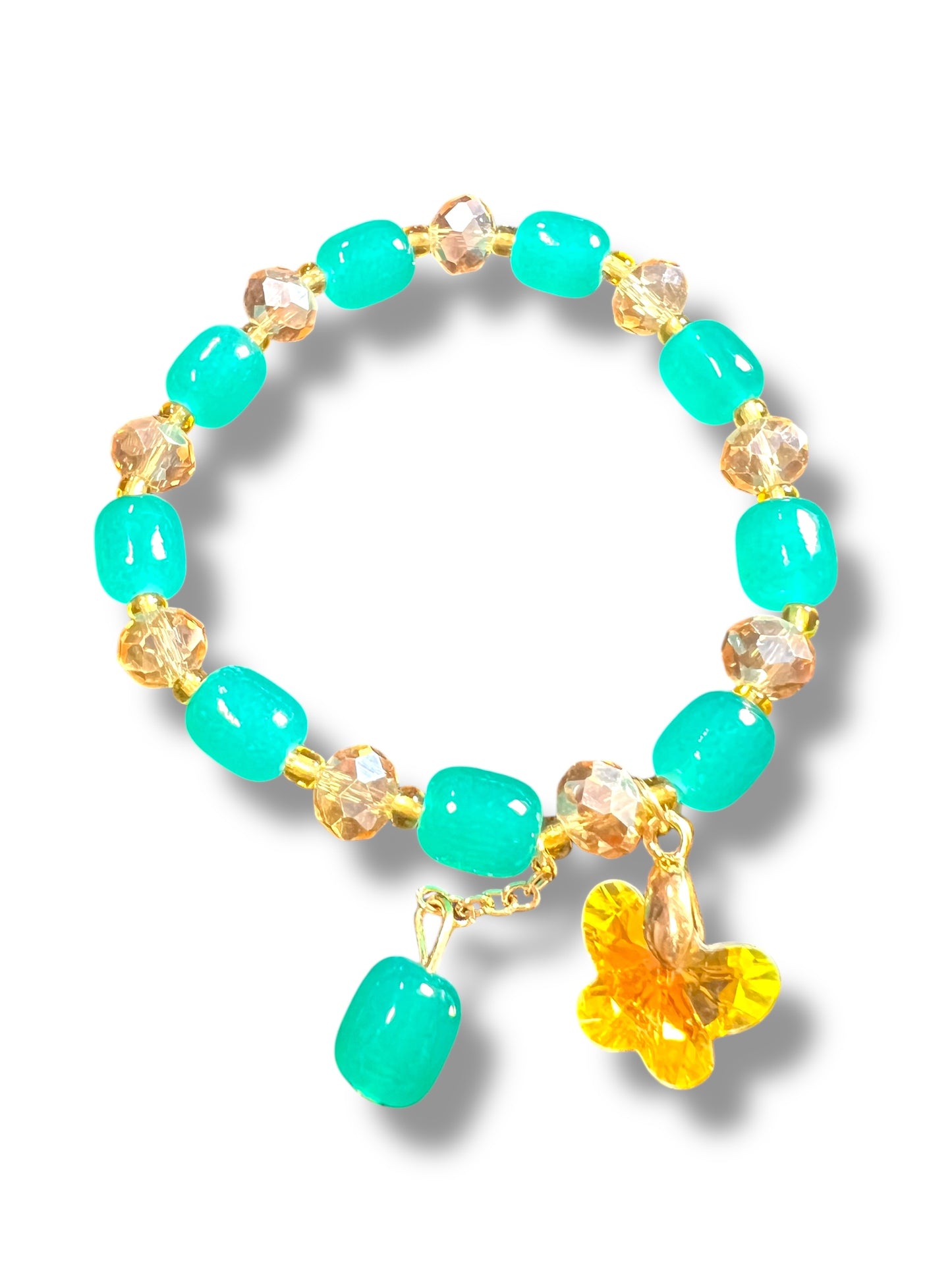 BRACELET: COLOR GLASS WITH FINE GLASS BUTTERFLY CHARM