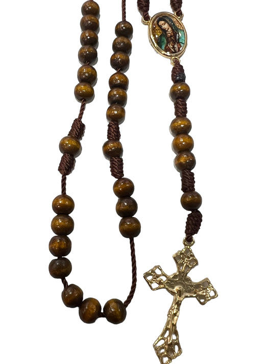 ROSARIO DE MADERA: NUESTRA SEÑORA DE GUADALUPE CON CRUZ DE METAL