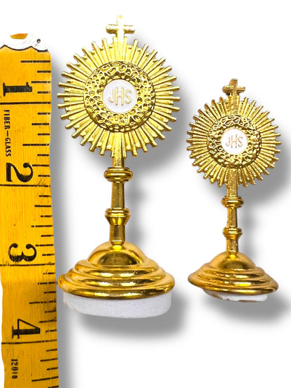 AUTO DEVOTIONAL: GOLDEN MONSTRANCE DASHBOARD STATUETTE