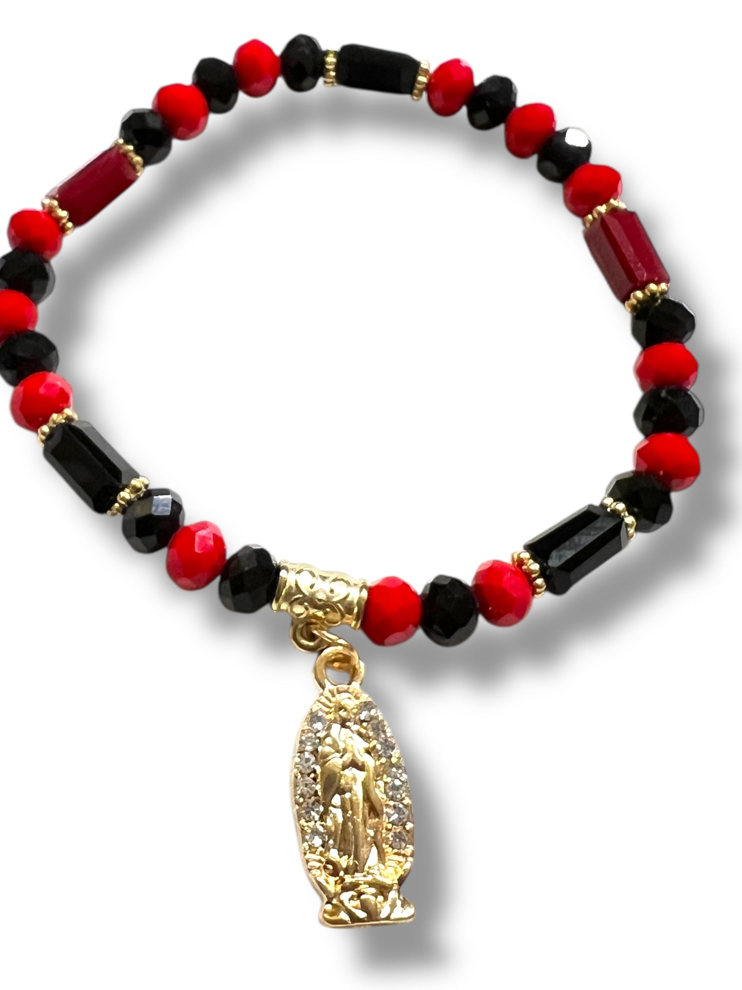 BRACELET: OUR LADY OF GUADALUPE CRYSTAL AND OVAL GOLDEN CHARM