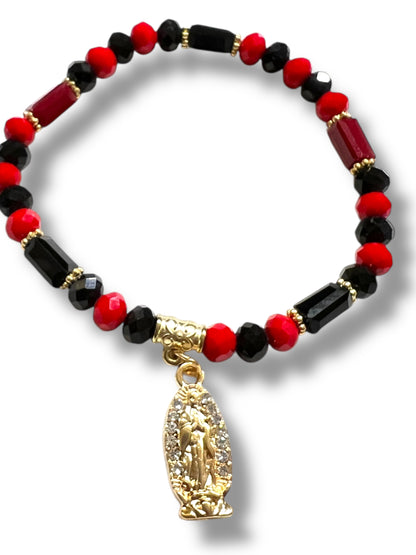 BRACELET: OUR LADY OF GUADALUPE CRYSTAL AND OVAL GOLDEN CHARM