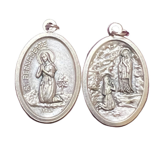 OXIDIZED ITALIAN MEDAL: OUR LADY OF LOURDES / ST. BERNADETTE