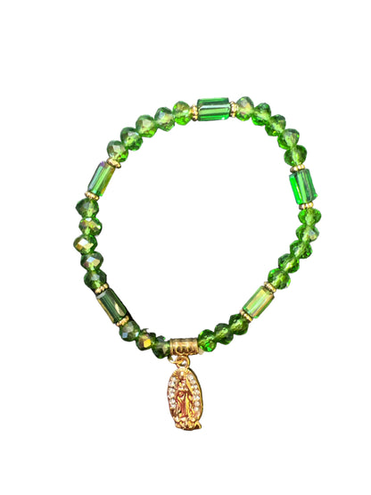 BRACELET: OUR LADY OF GUADALUPE CRYSTAL AND OVAL GOLDEN CHARM